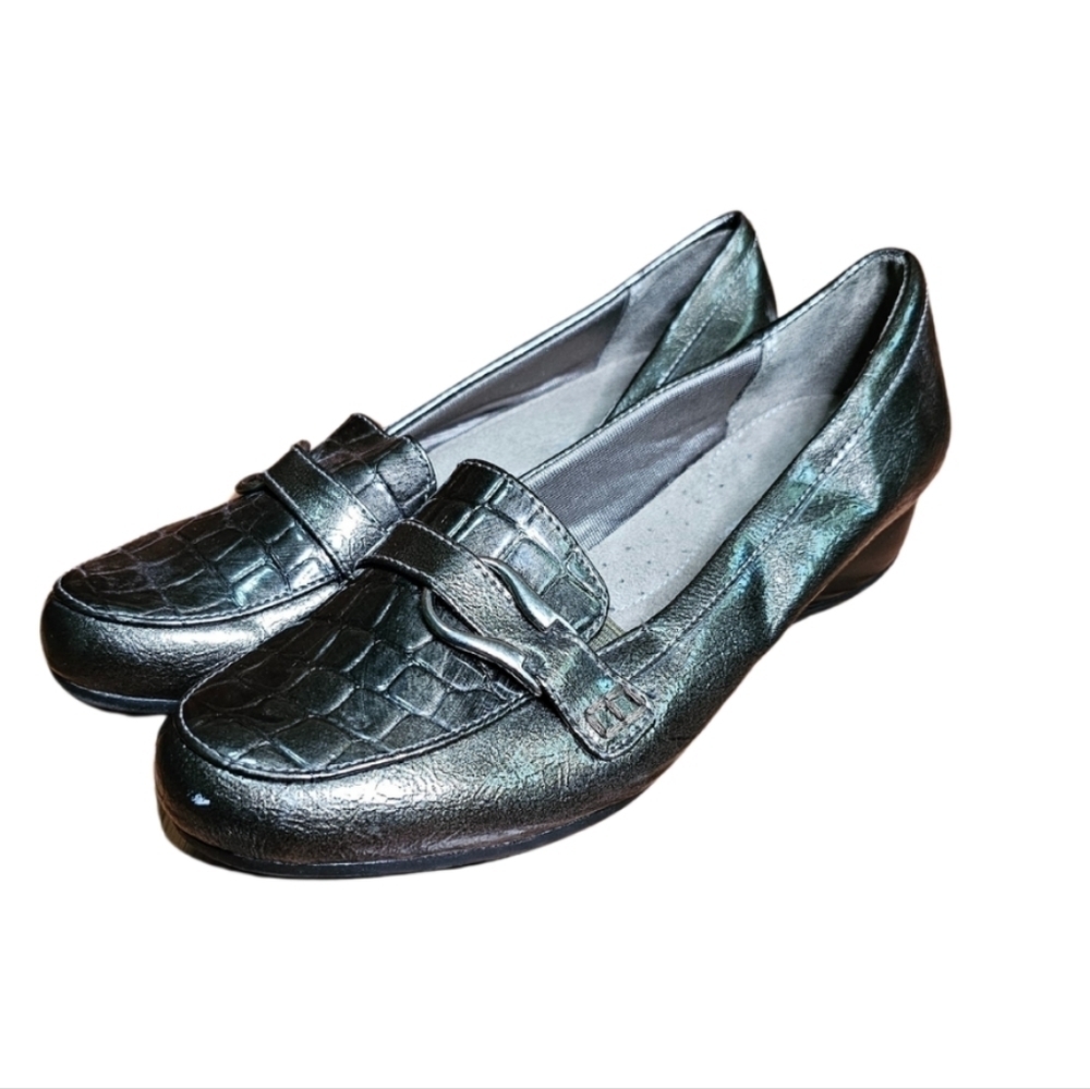 Life Stride Gray Silver Buckle Work Loafers Size 7M